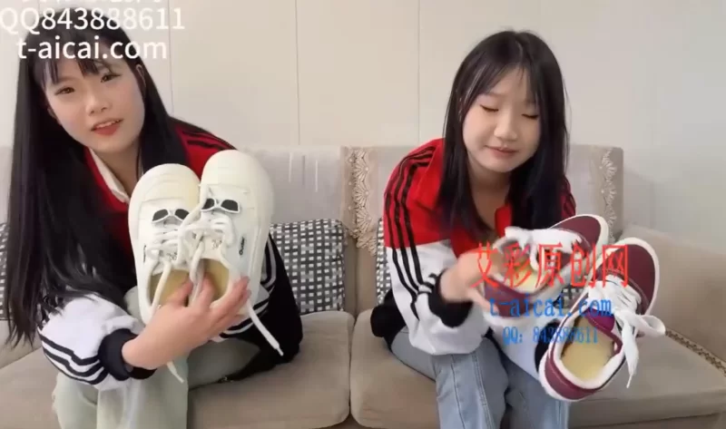 精神小妹 系列  足控 舔脚 调教 个个美女玉足（已补链） [34v-15.5GB]