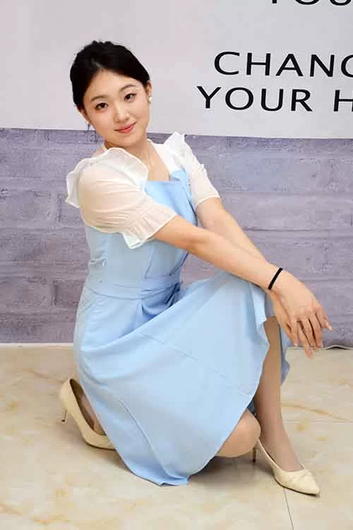 初夏女神-环环-连衣裙性感肉丝美腿[100P1V1.9G百度网盘] [100p1v-1.9GB]