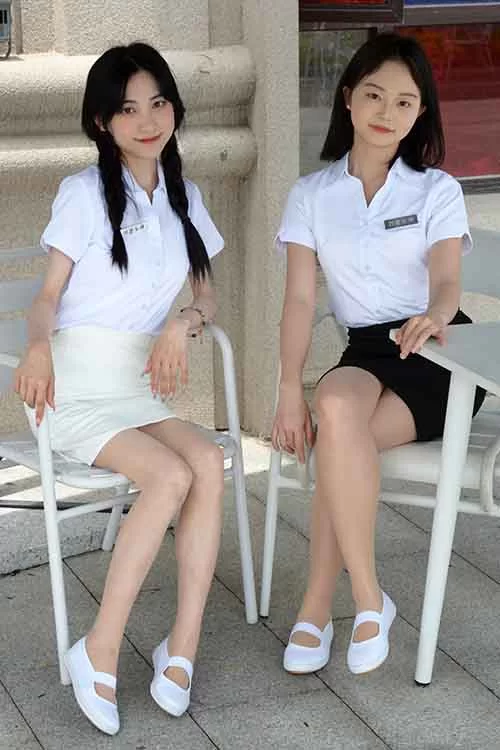 初夏女神-柒柒、双双~OL制服性感肉丝美腿[100P1V1.9G百度网盘] [100p1v-1.9GB]