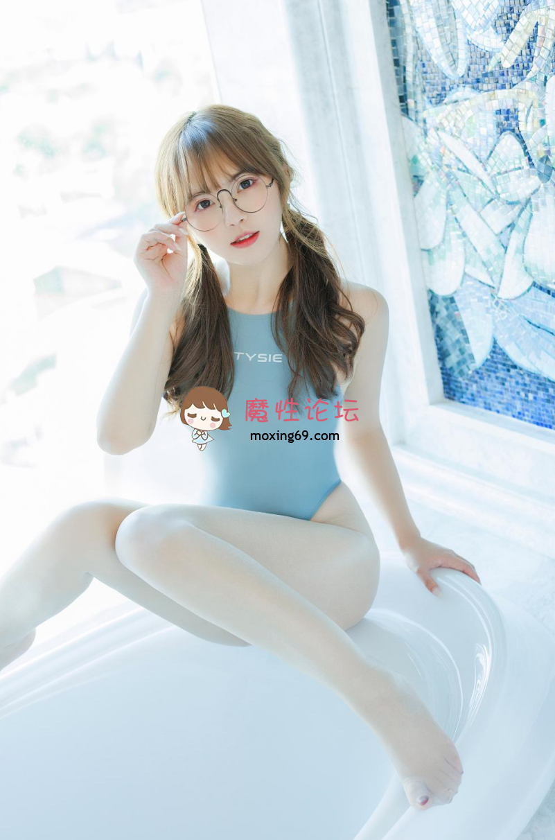 秀人 张思允Nice 截止7月内购无水印私拍原图合集 / 17套+14.6G /夸克 [几V多大-]