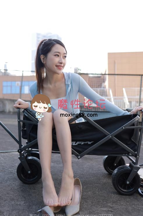 [IESS异思趣向] 2022.12.31 小婕《老司机开车》 90P-100M  《百度云》 [-]