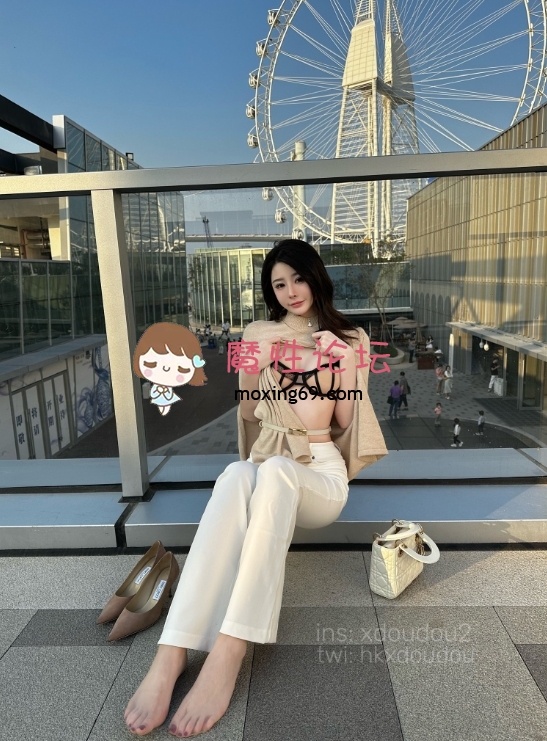 小逗逗 - 全量推特合集 309P+ 54V-516M  《百度云》 [-]