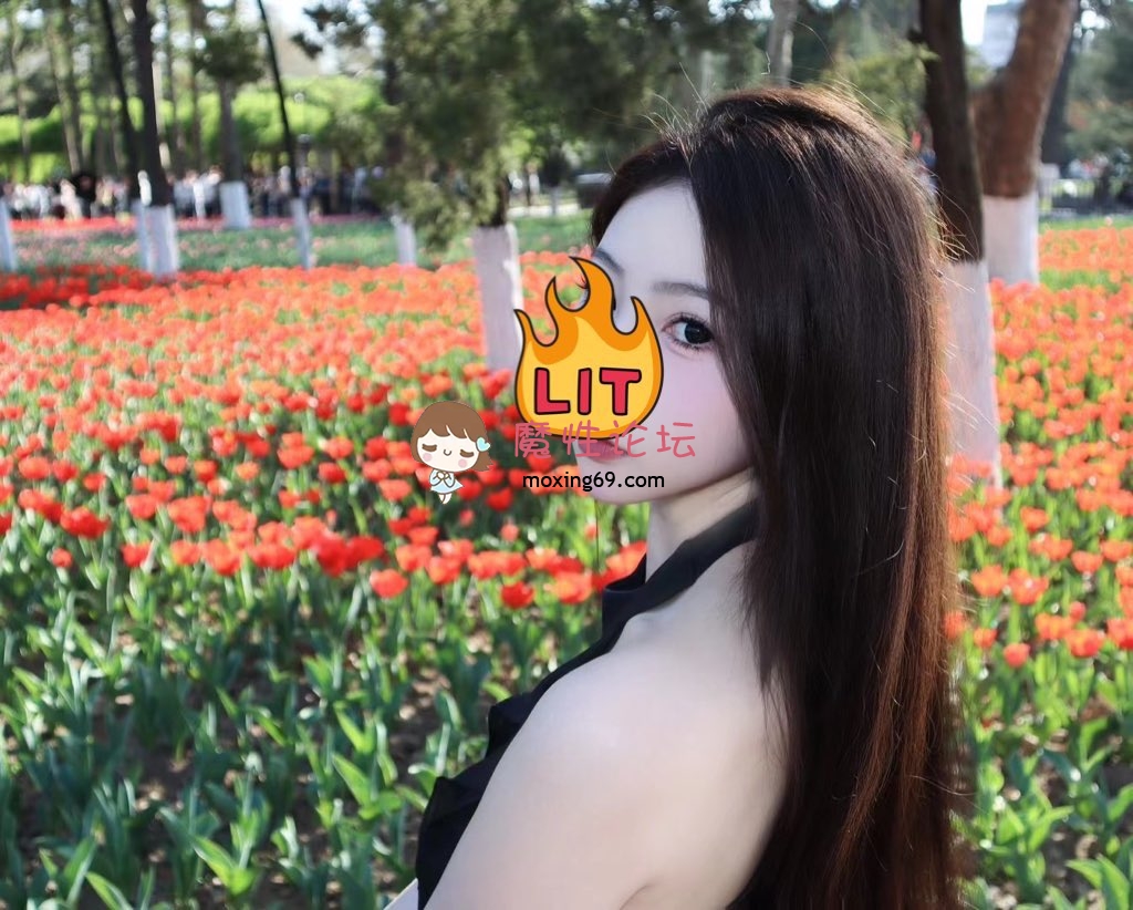 二次元COS约啪大师Maniacccccc，漫展结束就被金主拉去酒店深喉爆肏补充蛋白质[83V103P25.5G] [-]