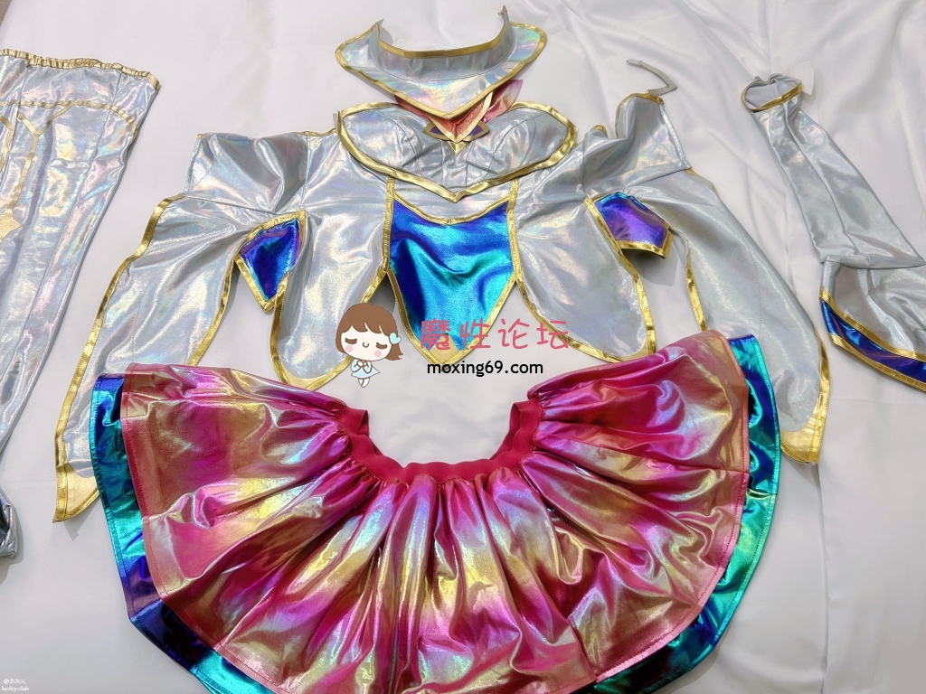 二次元COS约啪大师Maniacccccc，漫展结束就被金主拉去酒店深喉爆肏补充蛋白质[83V103P25.5G] [-]