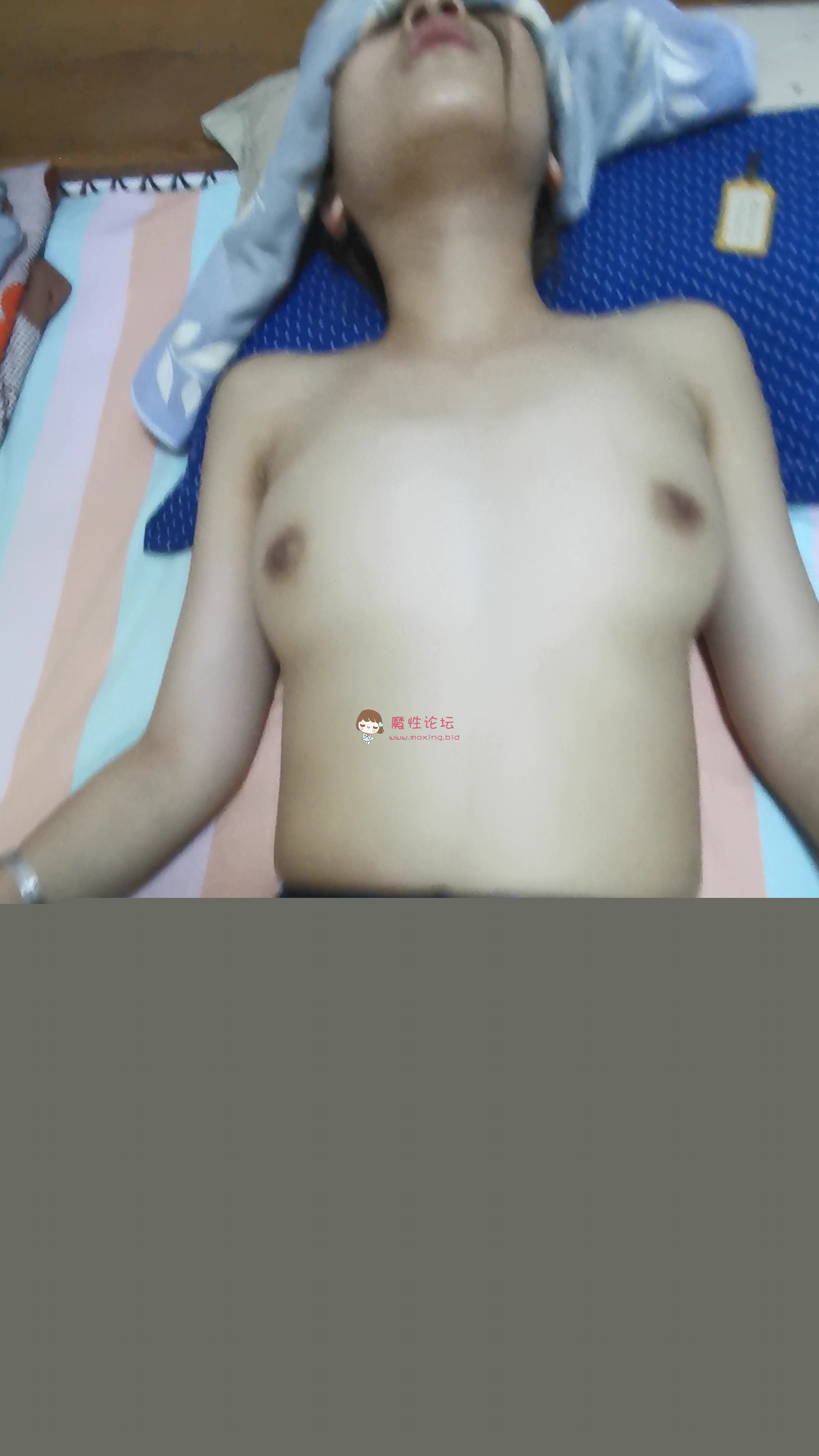 兄弟和前女友的啪啪视频流出[36V5.30G度盘] [-]
