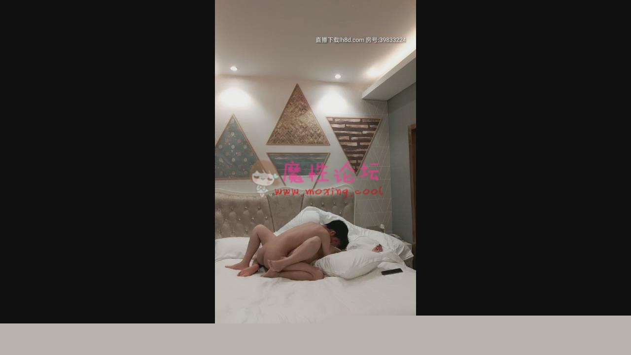前女友,一边被草一边和男友打电话对白刺激《1v1.23g百度云》 [-]