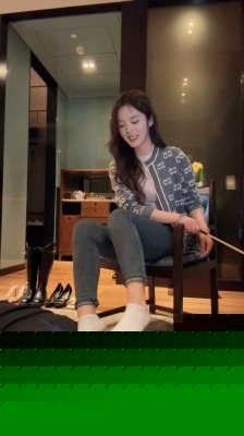直播视频 《果儿小主》清理脏鞋白袜-赏赐圣水 [54分52秒]