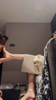 直播视频 《晨晨》超美车模S-玉足美腿羞辱 [54分52秒]