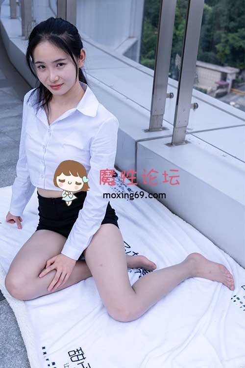 甜予摄影-思思-热裤油亮灰丝-脚尖透明款[136P1V-1.53G百度网盘] [-]