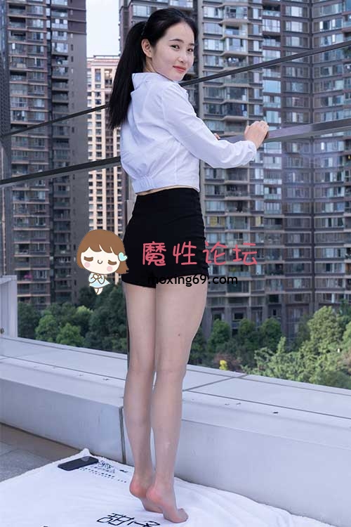 甜予摄影-思思-热裤油亮灰丝-脚尖透明款[136P1V-1.53G百度网盘] [-]
