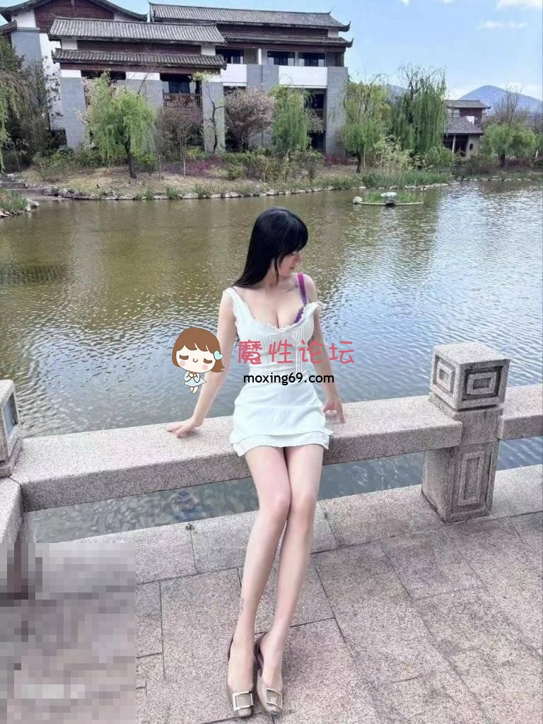 中医药专科 周思思 全国空降卖淫被男友抽插《1V1.28G》《百度》 [-]