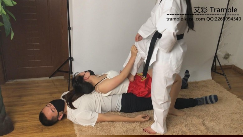 热血女神 暴揍女室友和她的格斗教练 [25分40秒]