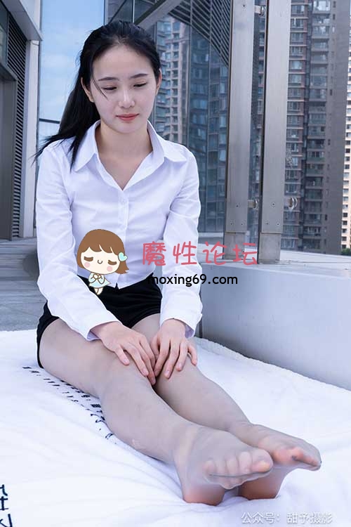 甜予摄影-思思-热裤油亮灰丝-脚尖透明款[136P1V-1.53G百度网盘] [-]