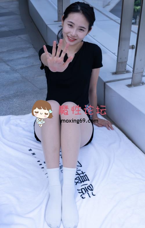 甜予摄影-思思-热裤白棉袜肉丝美腿 [128P1V-1.46G百度网盘] [-]