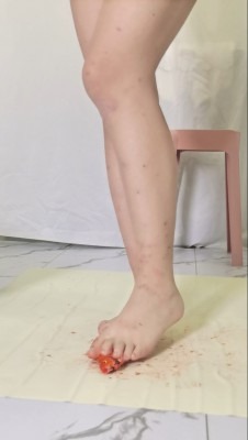 crush 《ToKNai》元老桃宝宝裸足20cm公金鱼 [13分18秒]