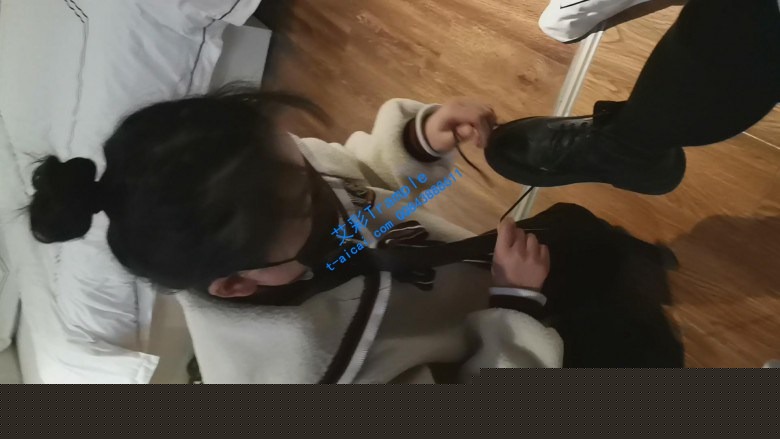 女王女主 《校园女M系列》短靴长筒袜塞嘴虐女M [54分52秒]