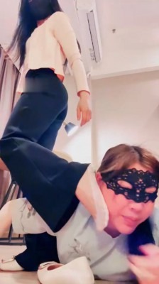 直播视频 《妮蔻》强迫母畜舔脏鞋底船袜 [54分52秒]