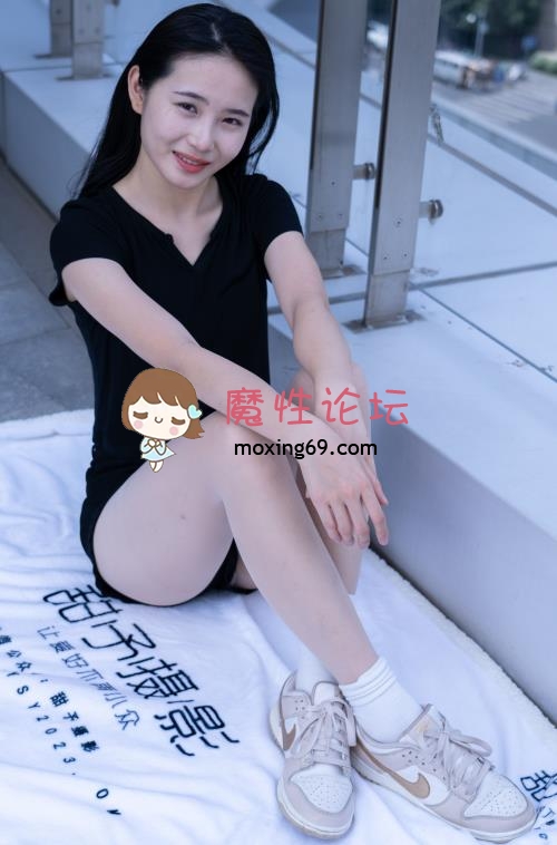 甜予摄影-思思-热裤白棉袜肉丝美腿 [128P1V-1.46G百度网盘] [-]