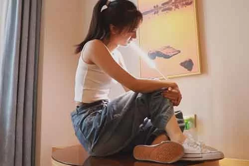 誉铭摄影-学妹牛仔裤棉袜足秀[1V-1.8G百度网盘] [1V-1.8GB]