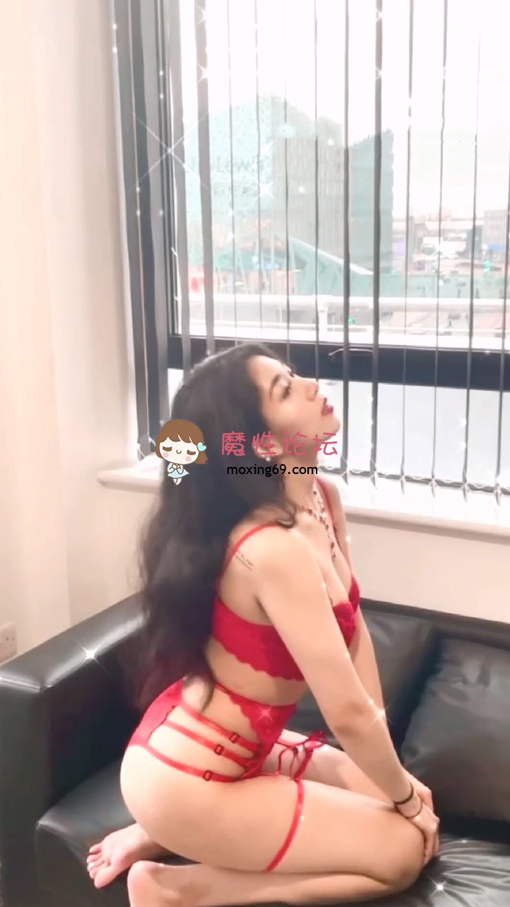 微博豪乳肥臀芷儀G寶穿吊帶黑絲露臉道具自慰被金主暴肏／巨乳嫩模潘嬌嬌陽台搔首弄姿揉玩傲人雙峰等[8.8G14VBT] [-]