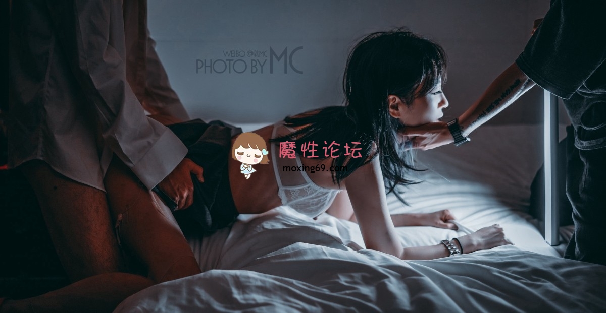 微博推特纯黄色影大师MC超大尺度作品极品美模拍完还得搞她一炮该说不说屌是真大  [2V ] [BT] [-]