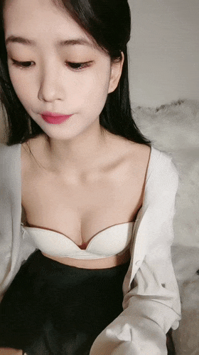 正宗校花！超純~超漂亮~《十二月》，乖乖女也瘋狂，黑絲自慰，小逼逼掰開  [2V ] [BT] [-]
