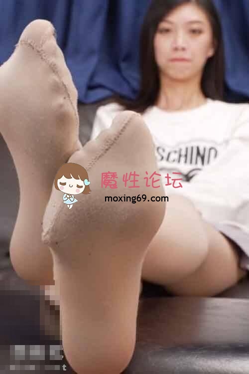 小影-性感超短裙展示40码重口味脚《1V 1.3G百度网盘》 [-]