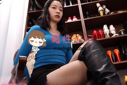 YiYi-性感的长筒靴裸足脚丫[1V 0.9G百度网盘] [-]