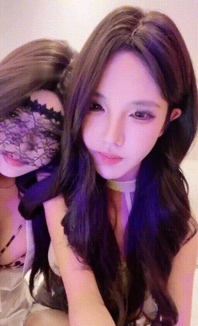 《度盘和夸克》丝足❤️怡宝+橙宝+G奶母狗烟烟 反差脚模 女女舌吻/G杯乳榨 [-]