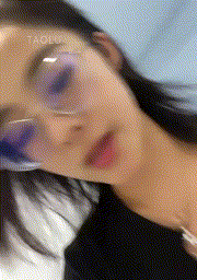 不知名‌美女黑‍丝脚‍垫视角餐桌‍﻿底下伺候的狗 《1V 1.11GB》 [-]
