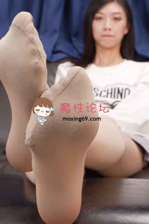 小影-性感超短裙展示40码重口味脚[1V 1.3G百度网盘] [-]