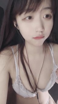 ️《真实露脸学生妹》，土豪重金定制，清纯舞蹈校花《萝莉小羊》裸舞勾引，跳蛋道具自慰《17V/6.39G》迅雷 [-]