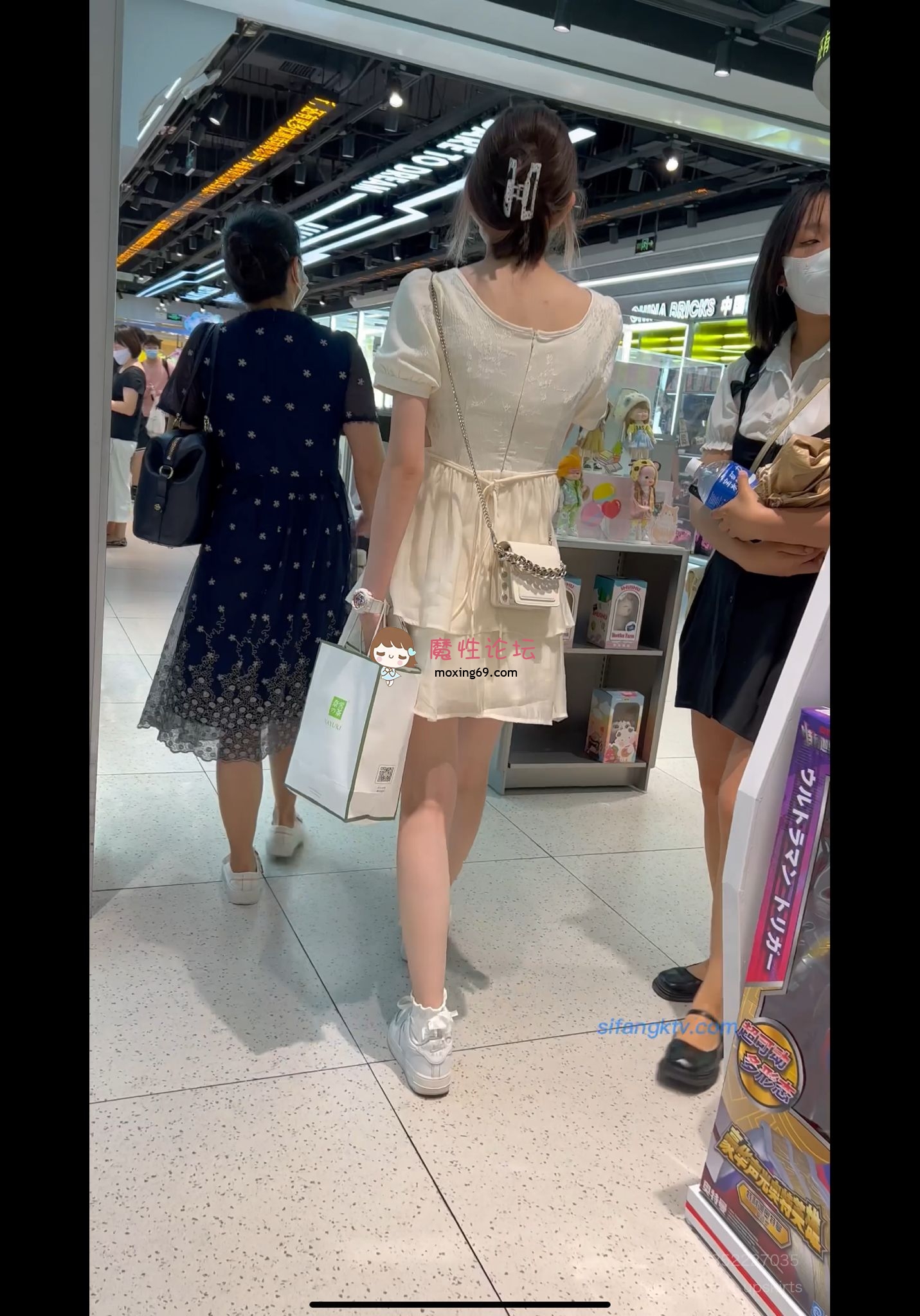 KFC自己挑出来的非常可爱的五个女孩，超美大长腿 [-]
