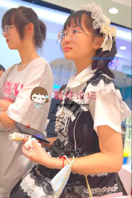 [度盘]《KFC》收藏级Lo娘学妹..透明骚内重新找到的4K资源 [-]