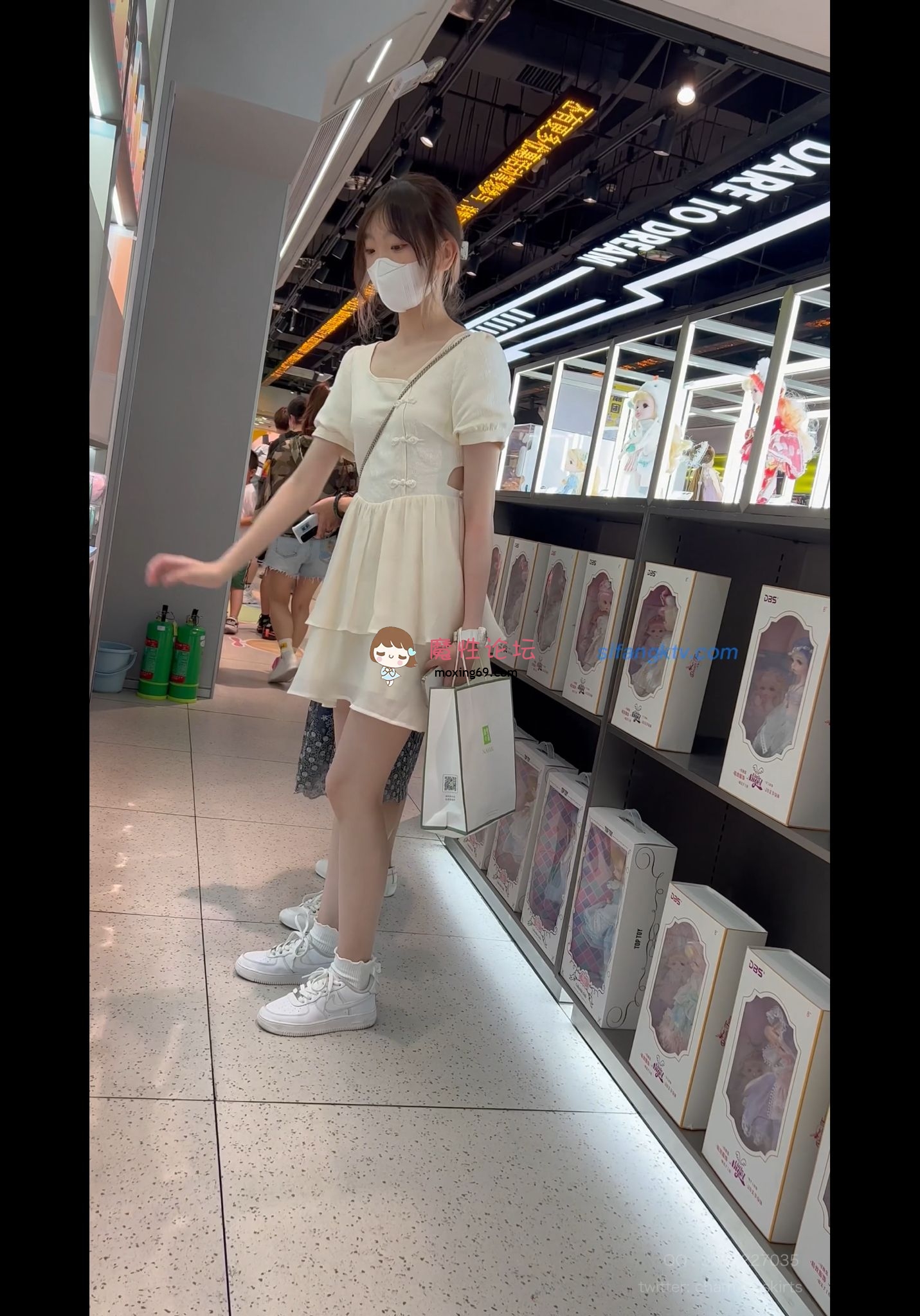 KFC自己挑出来的非常可爱的五个女孩，超美大长腿 [-]