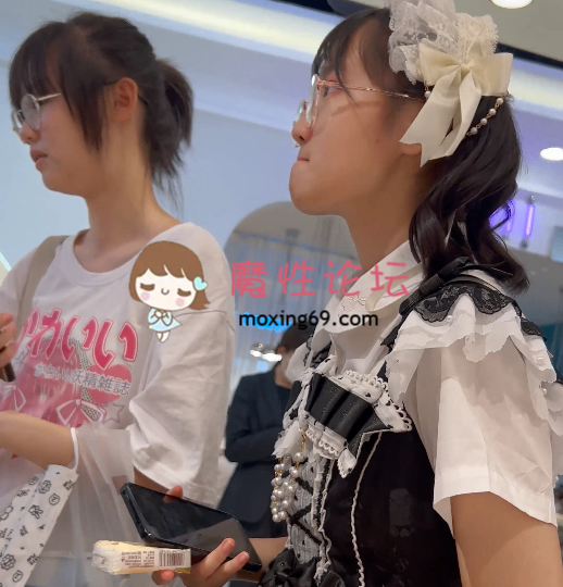 [度盘]《KFC》收藏级Lo娘学妹..透明骚内重新找到的4K资源 [-]