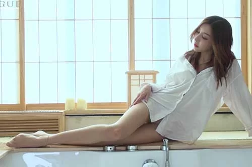 Ligui丽柜视频-《浴亨丝柔》肉丝美腿-兔子 [1V-348MB] [1v-348m]