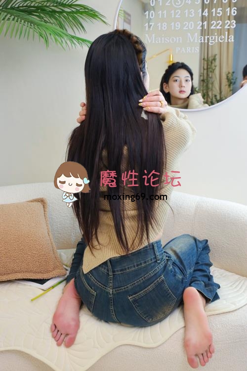 绮梦摄影-小宇-牛仔裤白棉袜裸足美腿 [-]