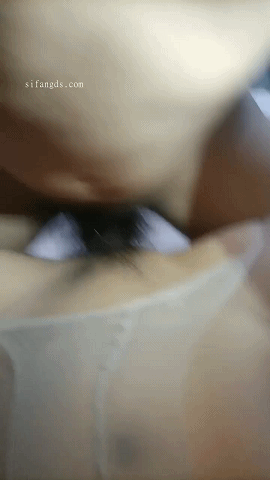 小荷才露尖尖角刚播01年嫩妹两个麻花辫娇小身材开档肉丝给男友足交，第一视角深插小穴[1V323M][BT] [-]