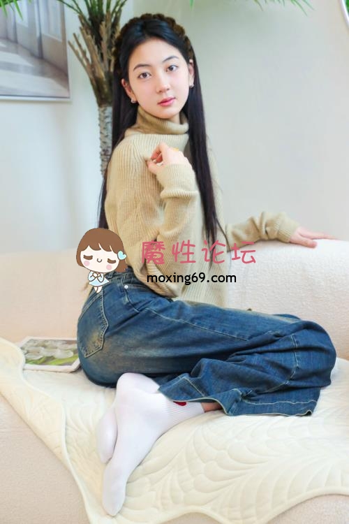绮梦摄影-小宇-牛仔裤白棉袜裸足美腿 [-]