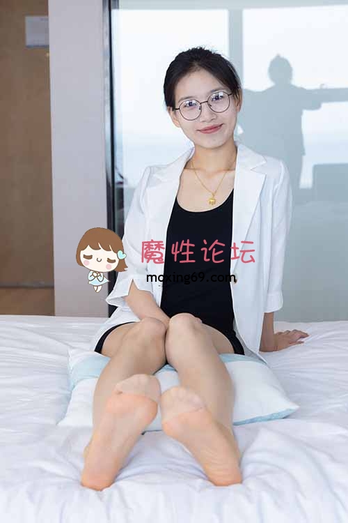 袜啵啵-芝士-制服OL短裙短肉丝、裸足[141P-1V-1.3G百度网盘] [-]