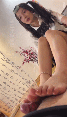[度盘]《印象足拍》最美校花双马尾学生妹，口交足交露脸 [1V+947M] [几V多大-]