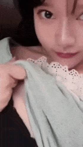 极品反差婊 高颜值巨乳粉嫩奶子美人，纯欲的感觉，自慰魅惑十足，太有感觉了[2V 891 MB] [BT] [-]
