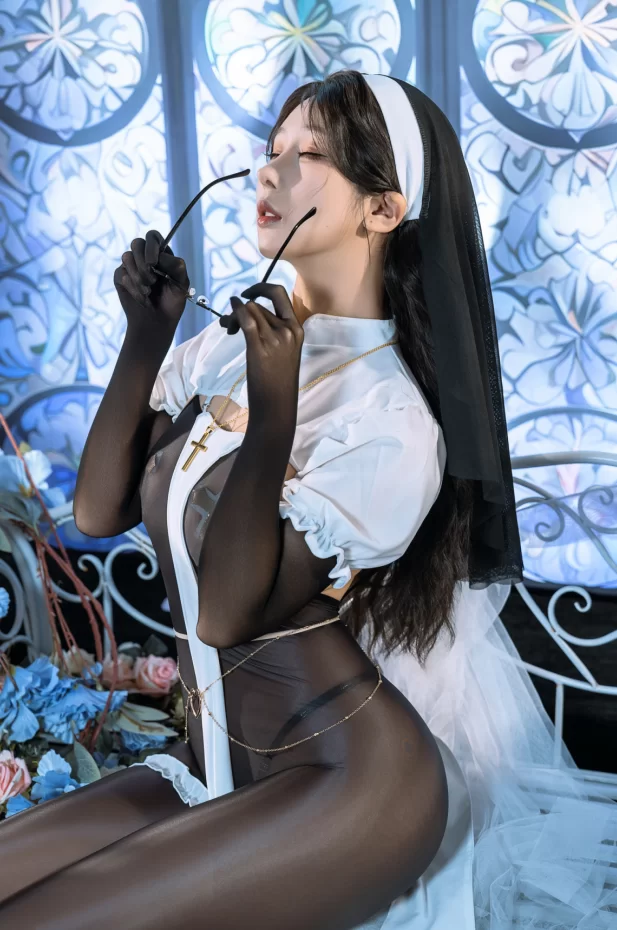 云溪溪_奶桃桃 修女 [90P+1V] [90P+1V-1.7g]