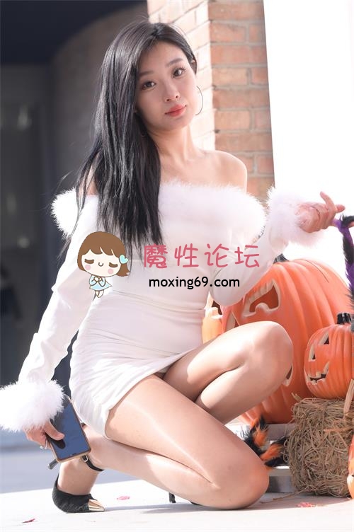 不吃鸡蛋街拍 - 荆棘-包臀裙油亮肉丝高跟[992P／2.03G 百度网盘] [-]