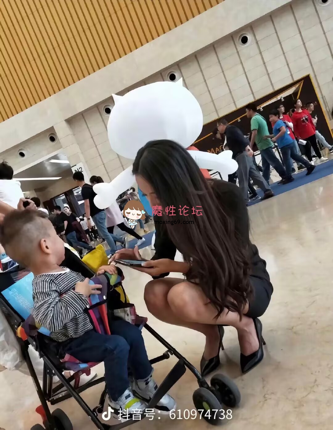 有哪位老哥知道她的 或者有没有她的资源街拍 [-]