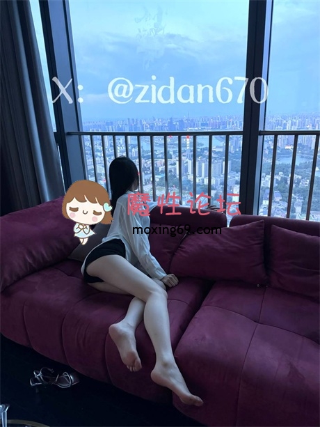 ❣️推荐❣️颜值福利姬嫩妹《紫蛋 zidan670》白虎大长腿 [21P-50V+13.14G][百度盘] [-]