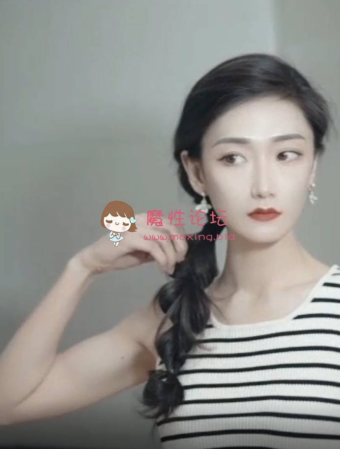 十八线女演员的出道机会《1v 653M》《百度云盘》 [-]