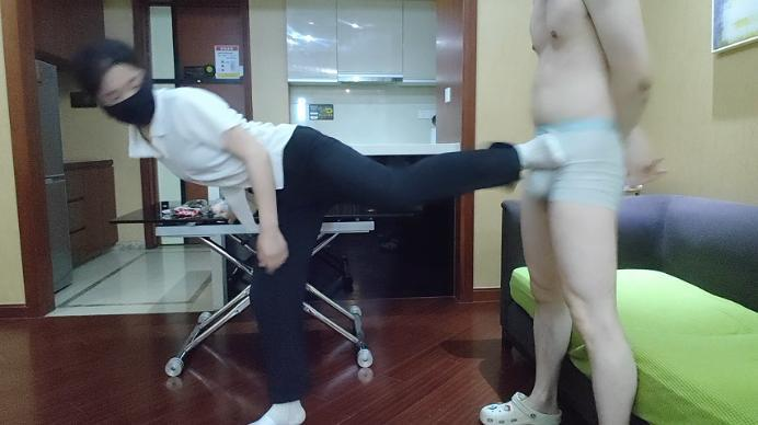 啦啦啦工作室 《啦啦啦》健谈小姐姐暴力踢裆 [44分15秒]