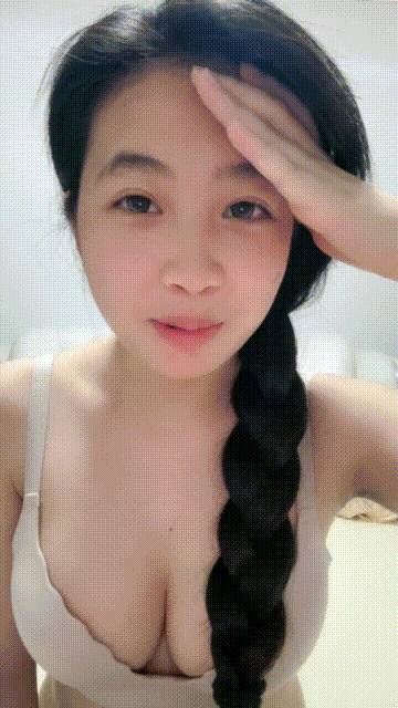 -极品模特般的女神，《泡芙》，真的是漂亮，明星脸，被退伍男友玩惨了，虽然穷但是床上功夫强啊 (1)[2V 5176 MB] [BT] [-]